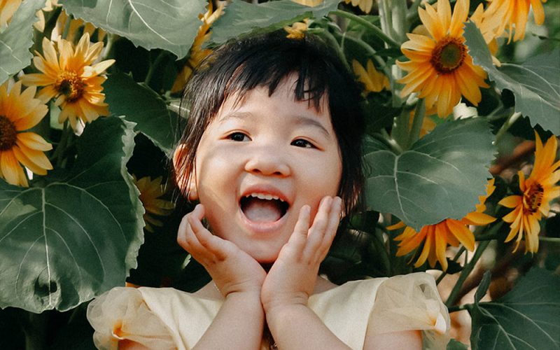 foto-child-flowers_tb